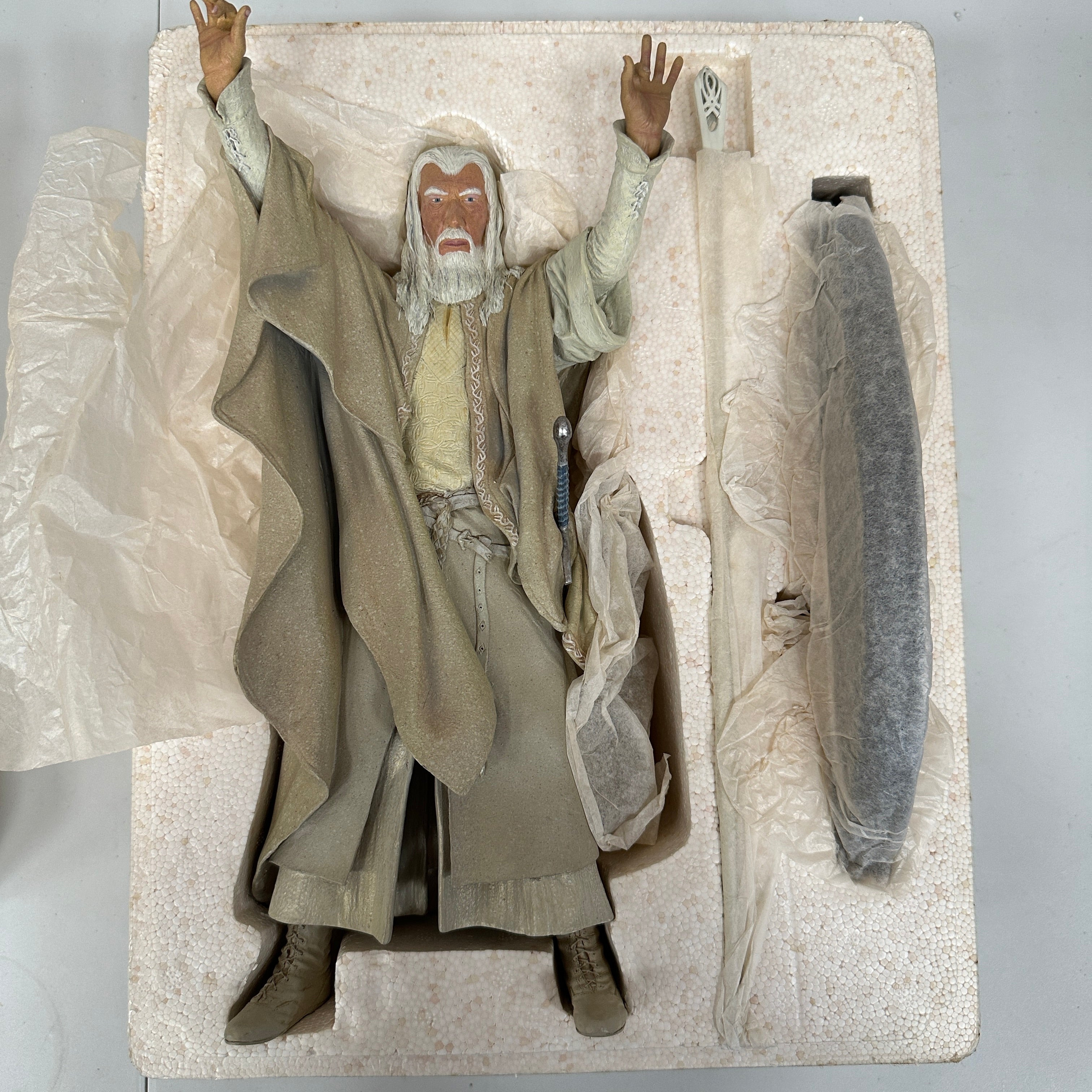 Sideshow Weta Lord of the Rings Gandalf the White Statue PRE OWNED