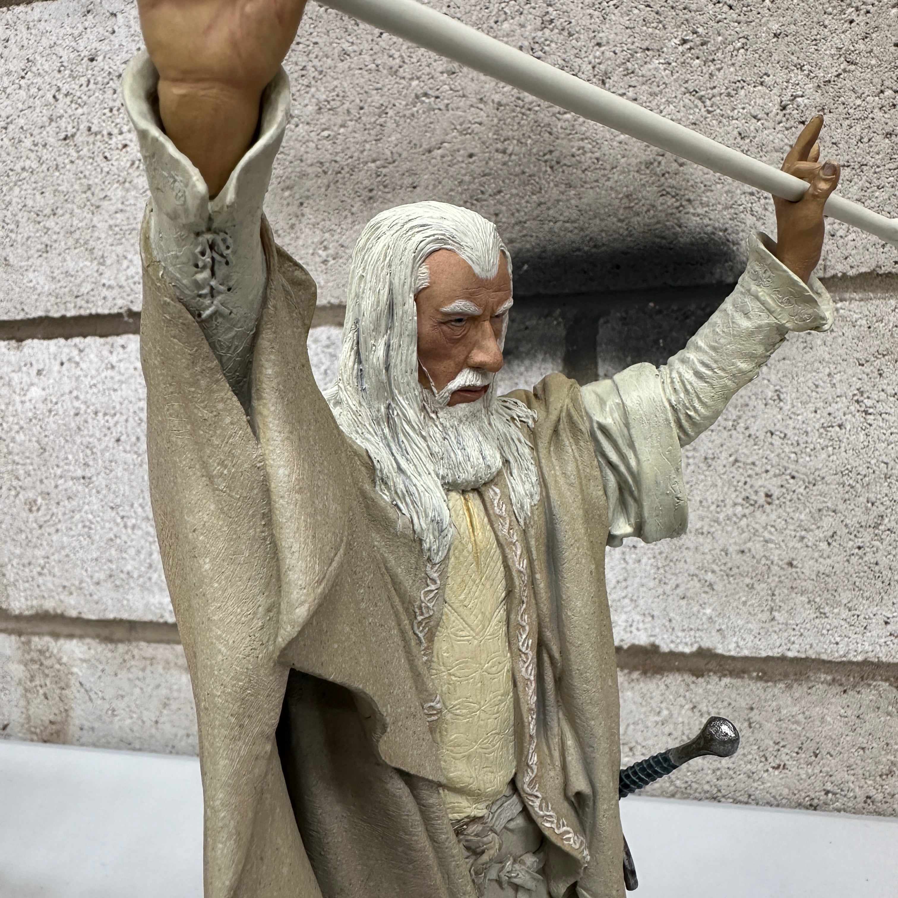 Sideshow Weta Lord of the Rings Gandalf the White Statue PRE OWNED