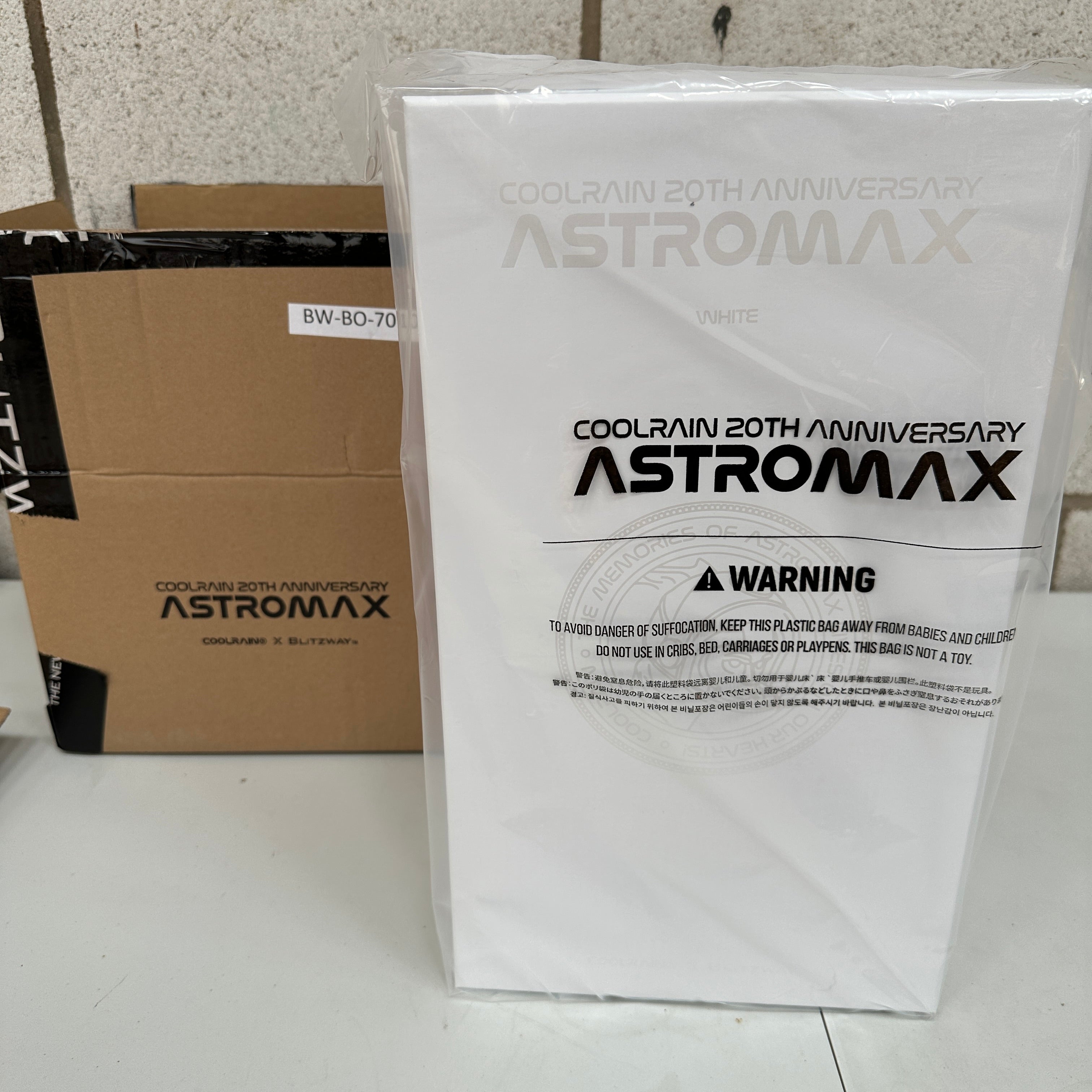 Blitzway x Coolrain 20th Anniversary Astromax White 1/6 Scale Collectible Figure