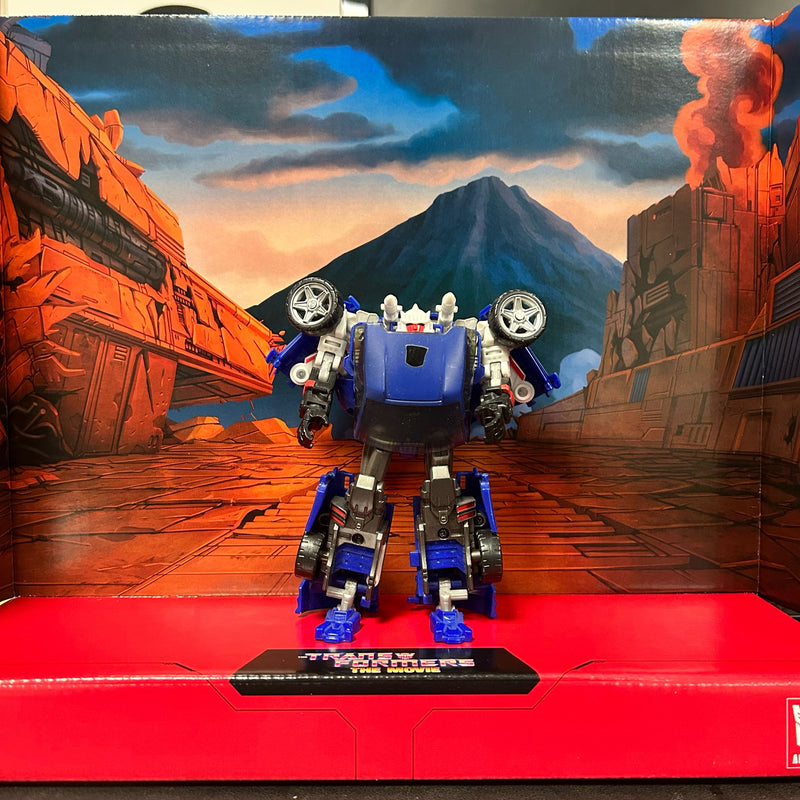 Transformers Generations Reveal The Shield Deluxe Tracks PRE-OWNED