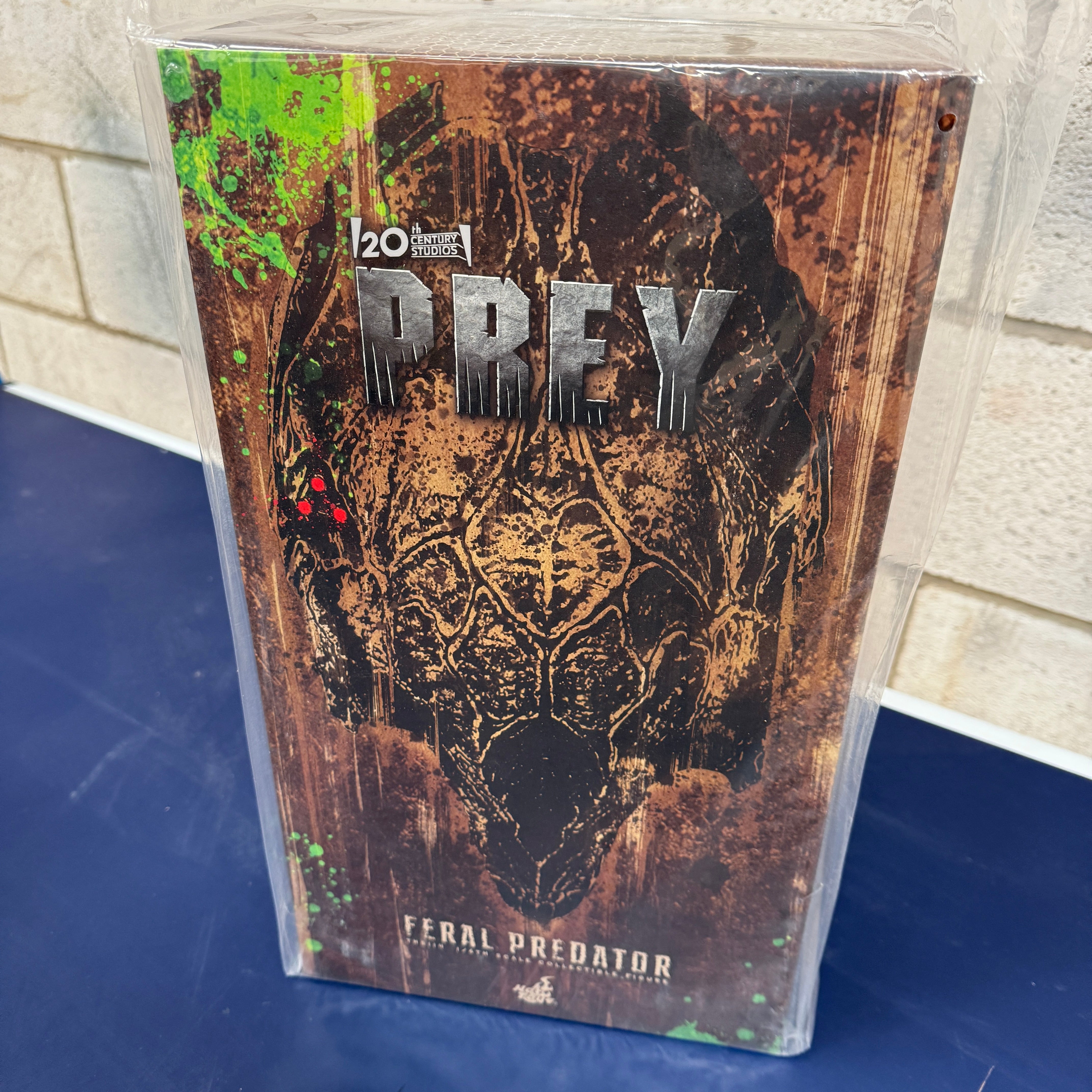 Hot Toys Prey Feral Predator TMS114 1/6 Scale Collectible Figure IMPORT STOCK