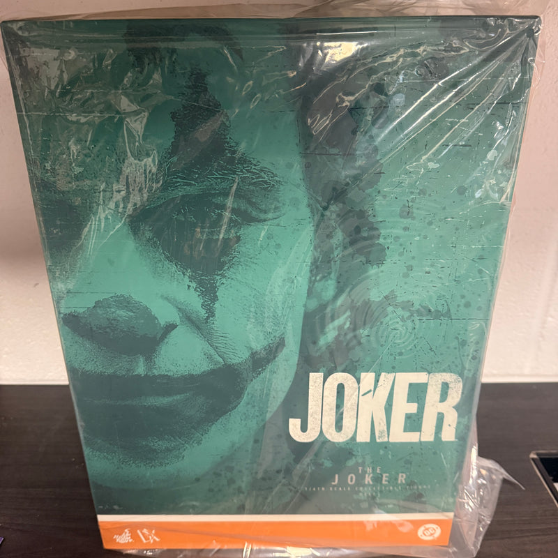Hot Toys DX42 The Joker 1/6 Scale Collectible Figure IMPORT STOCK