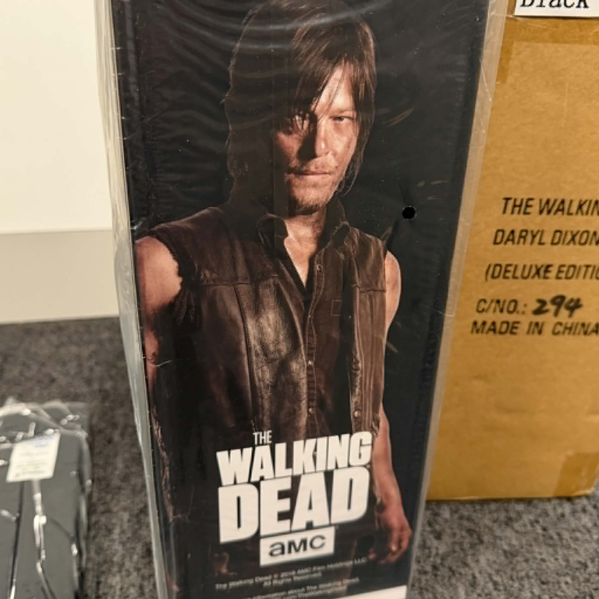 Threezero The Walking Dead Daryl Dixon Limited Edition with T-Shirt (Medium) 1/6 Scale Figure