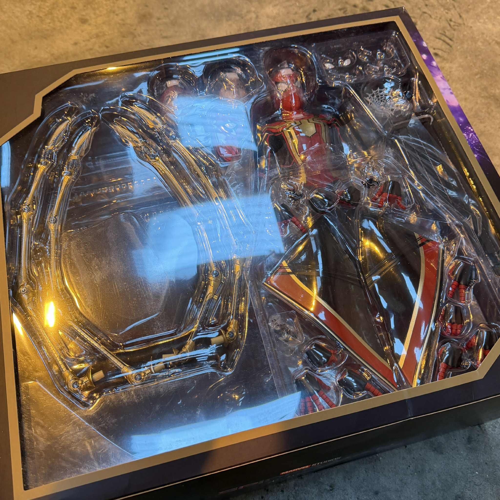 Hot Toys Spider-man No Way Home Intergrated Suit Deluxe Version 1/6 Scale Figure PRE OWNED