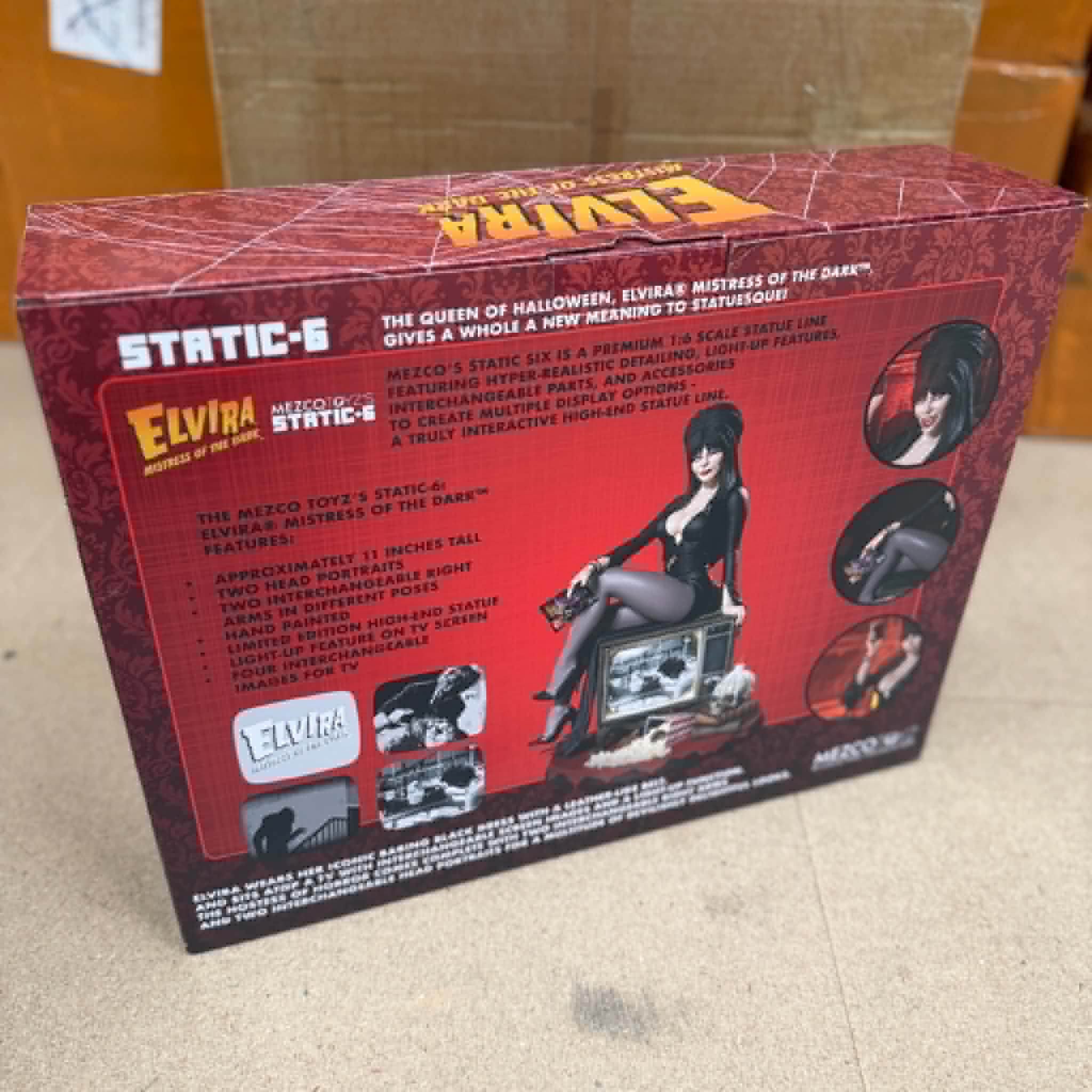 PRE OWNED Mezco Static-6 Elvira Mistress of the Dark Statue 1/6 Scale