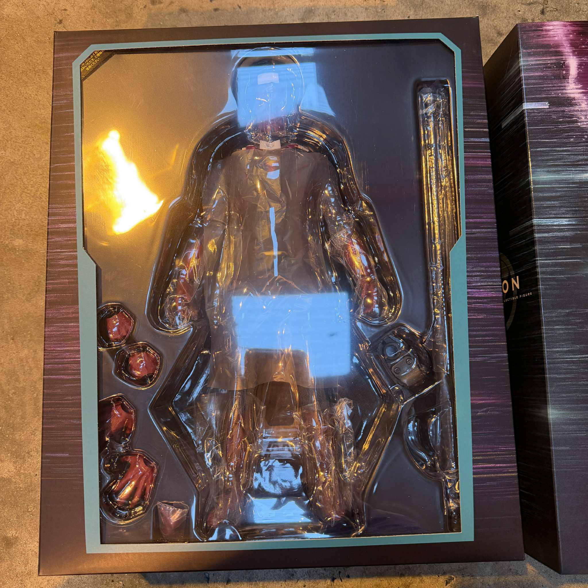 Hot Toys WandaVision Vision 1/6 Scale Figure PRE OWNED