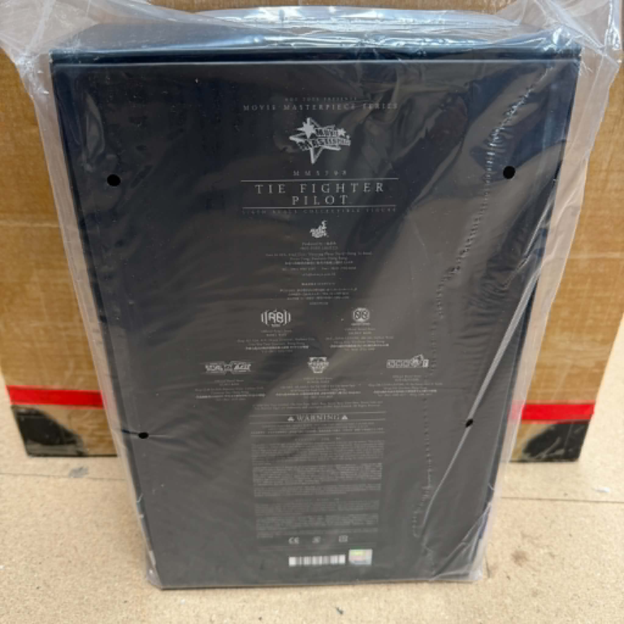 Hot Toys Star Wars Tie Fighter Pilot MMS798 1/6 Scale Collectible Figure IMPORT STOCK