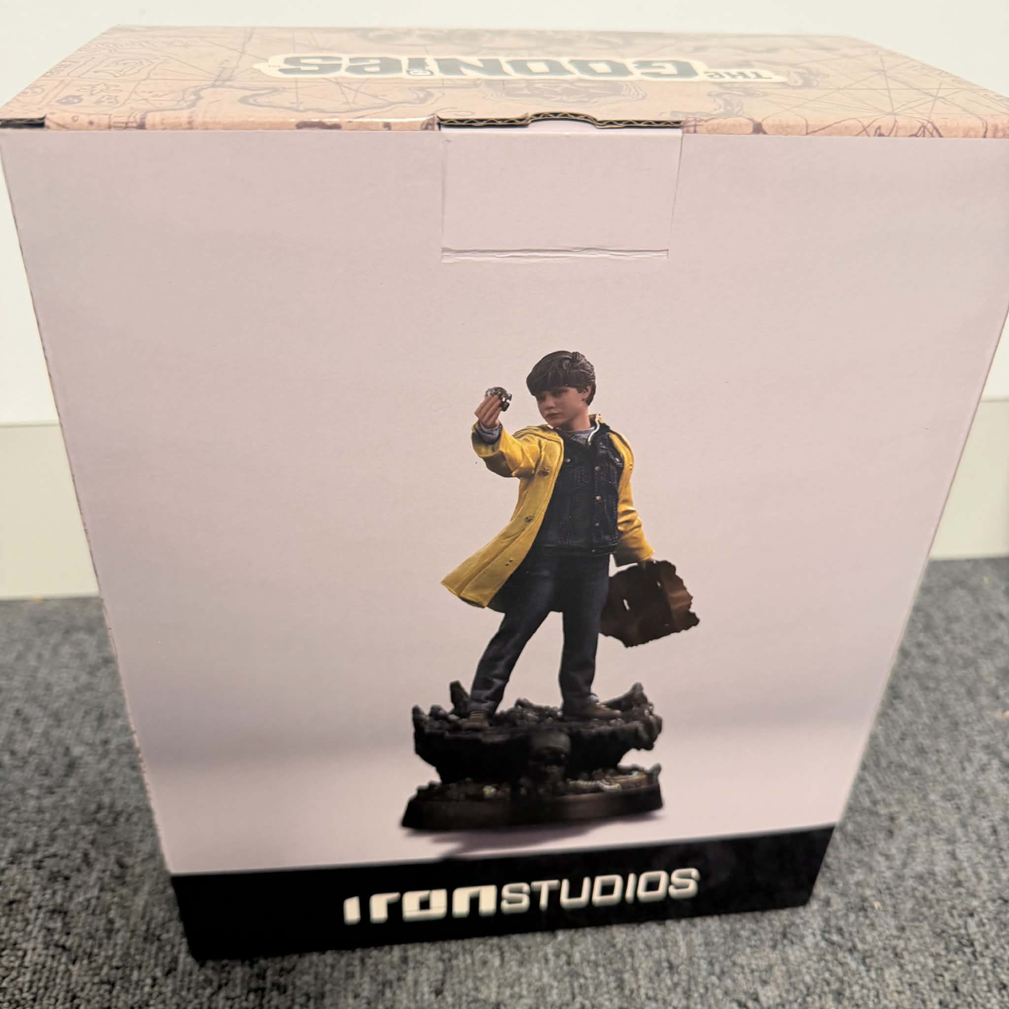 Iron Studios The Goonies Mikey Walsh Art Scale 1/10 Statue