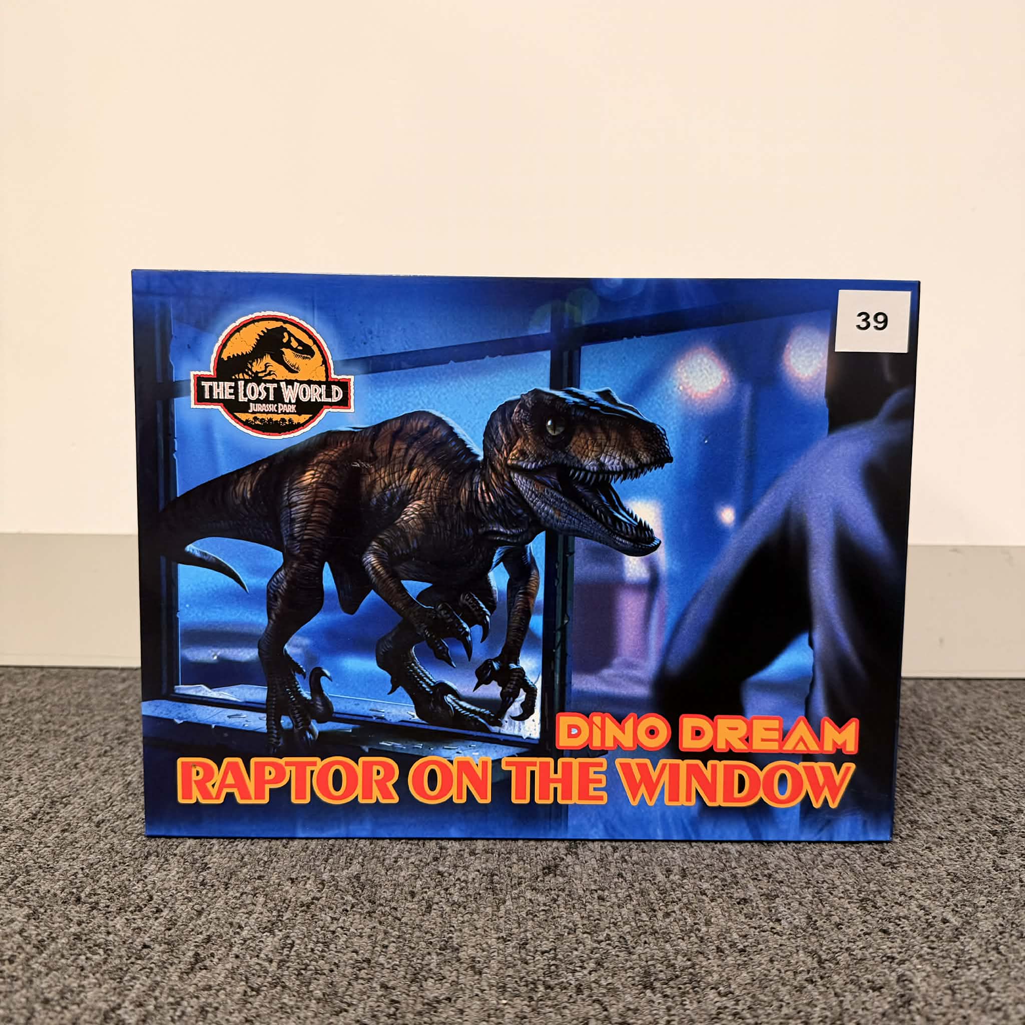 Dino Dream Jurassic Park The Lost World Raptor On The Window 1/15 Scale Resin Model
