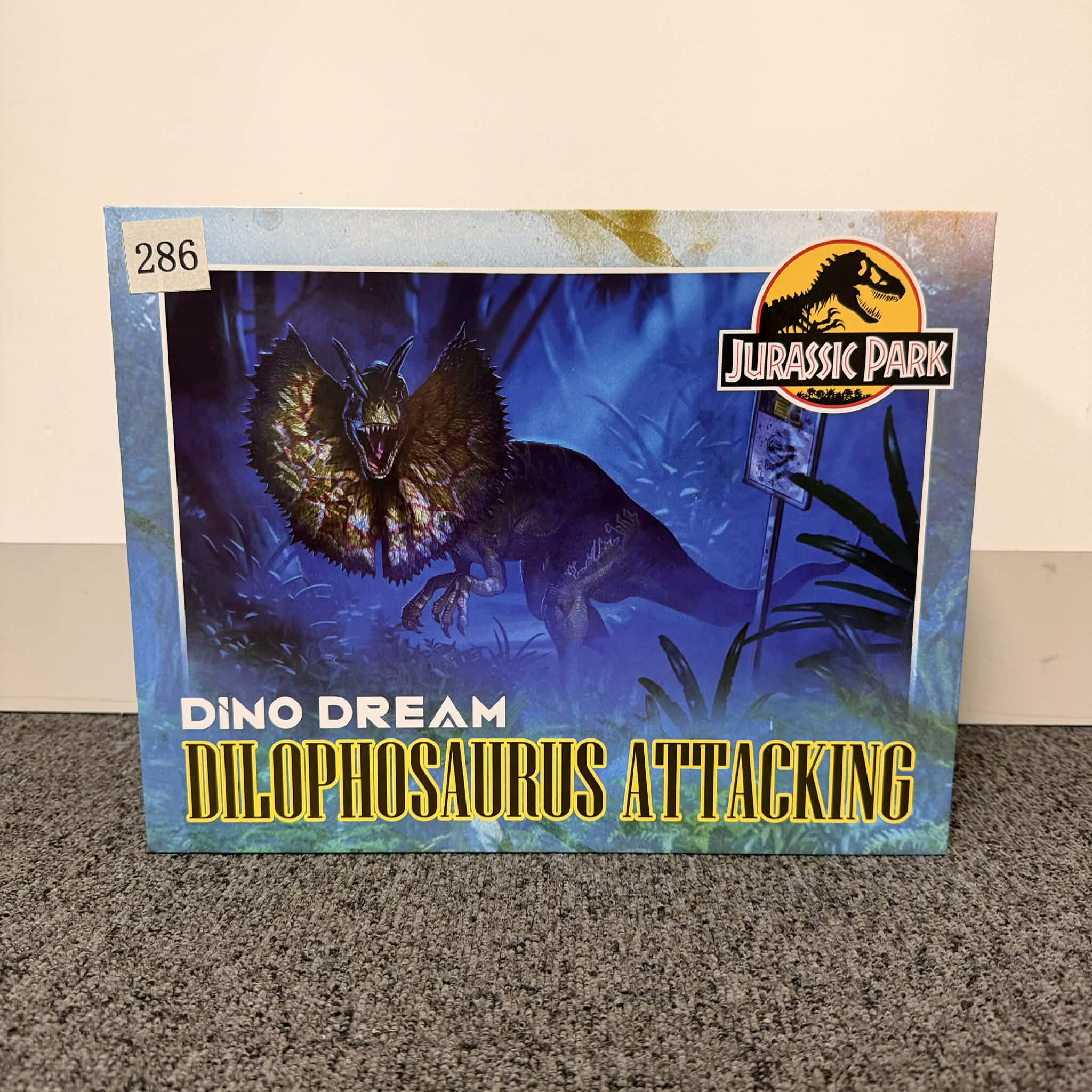 Dino Dream Jurassic Park Dilophosaurus Attacking 1/30 Scale Resin Model