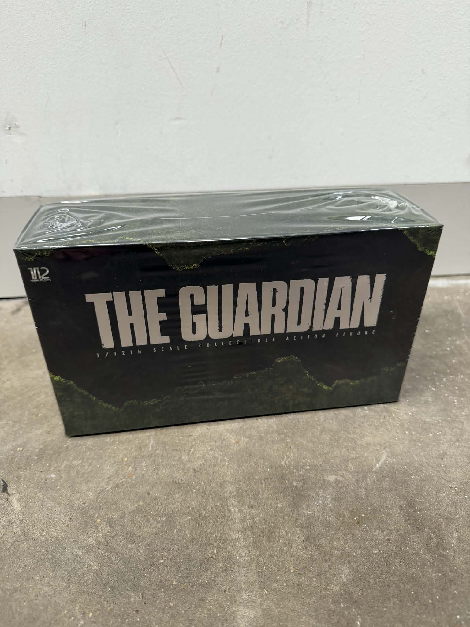 Premium Toys The Guardian Joel The Last of Us Pedro Pascal 1/12 Scale Collectible Figure