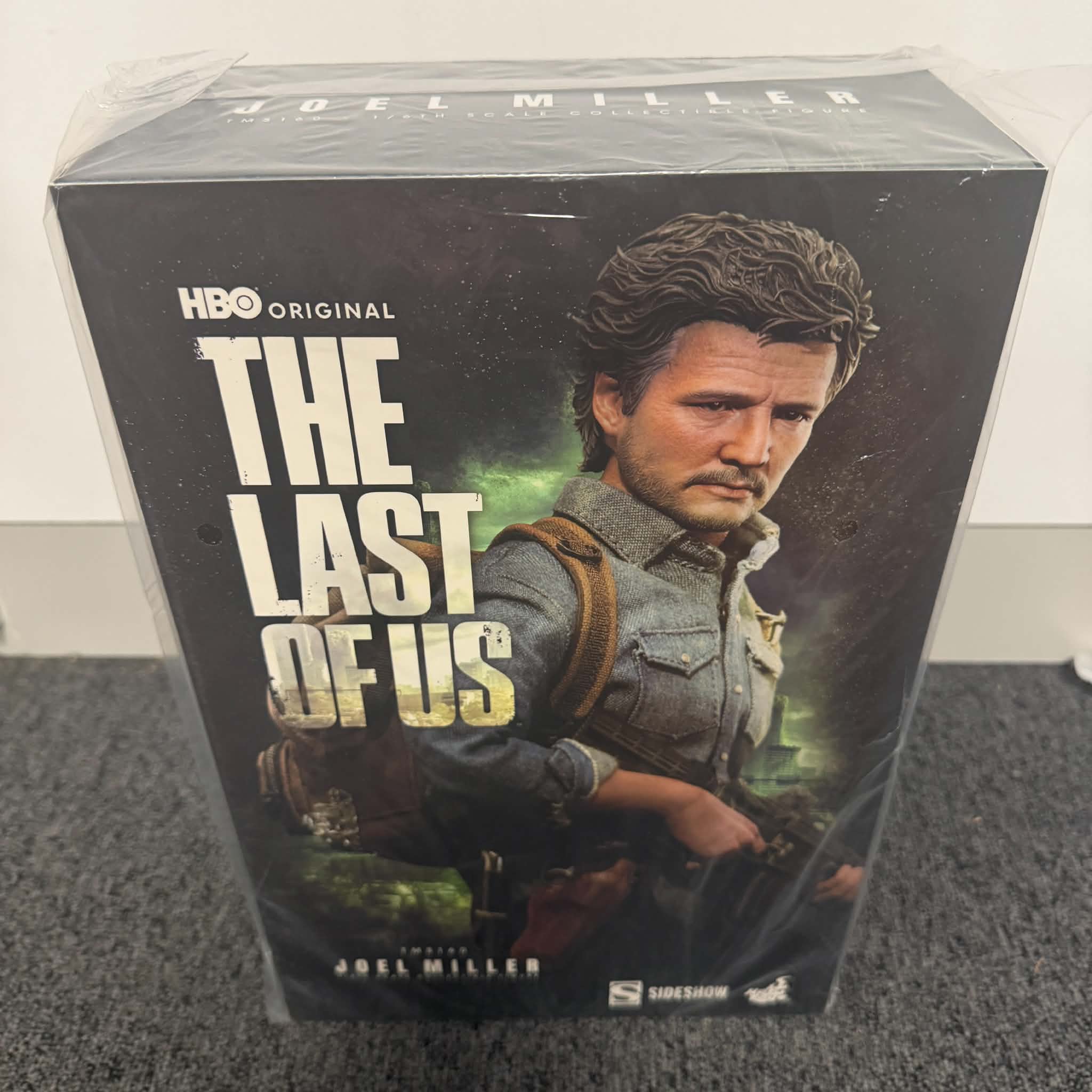 Hot Toys The Last of Us Joel Miller 1/6 Scale Collectible Figure