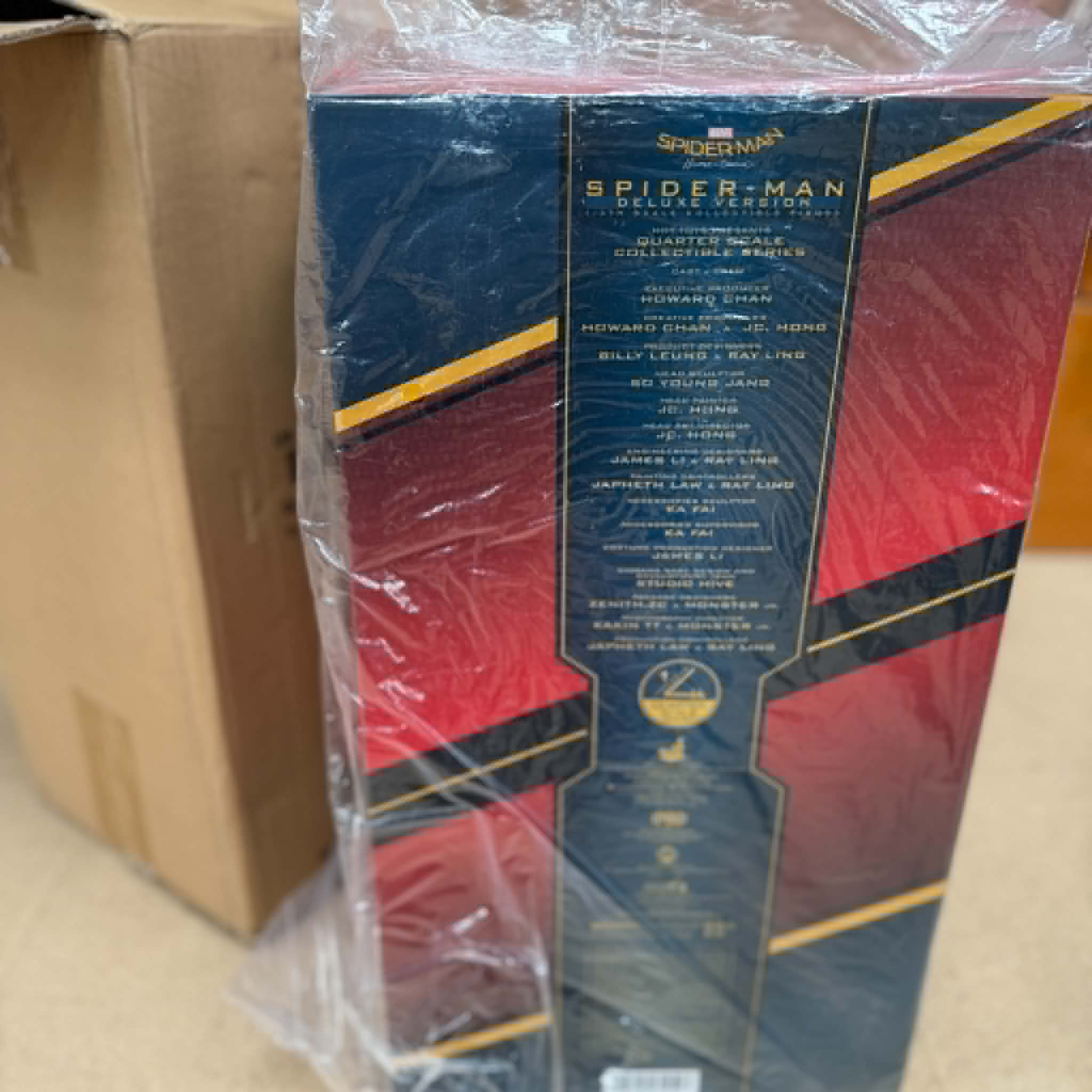 Hot Toys QS015 Spiderman Homecoming Spiderman 1/4 Scale Figure PRE OWNED