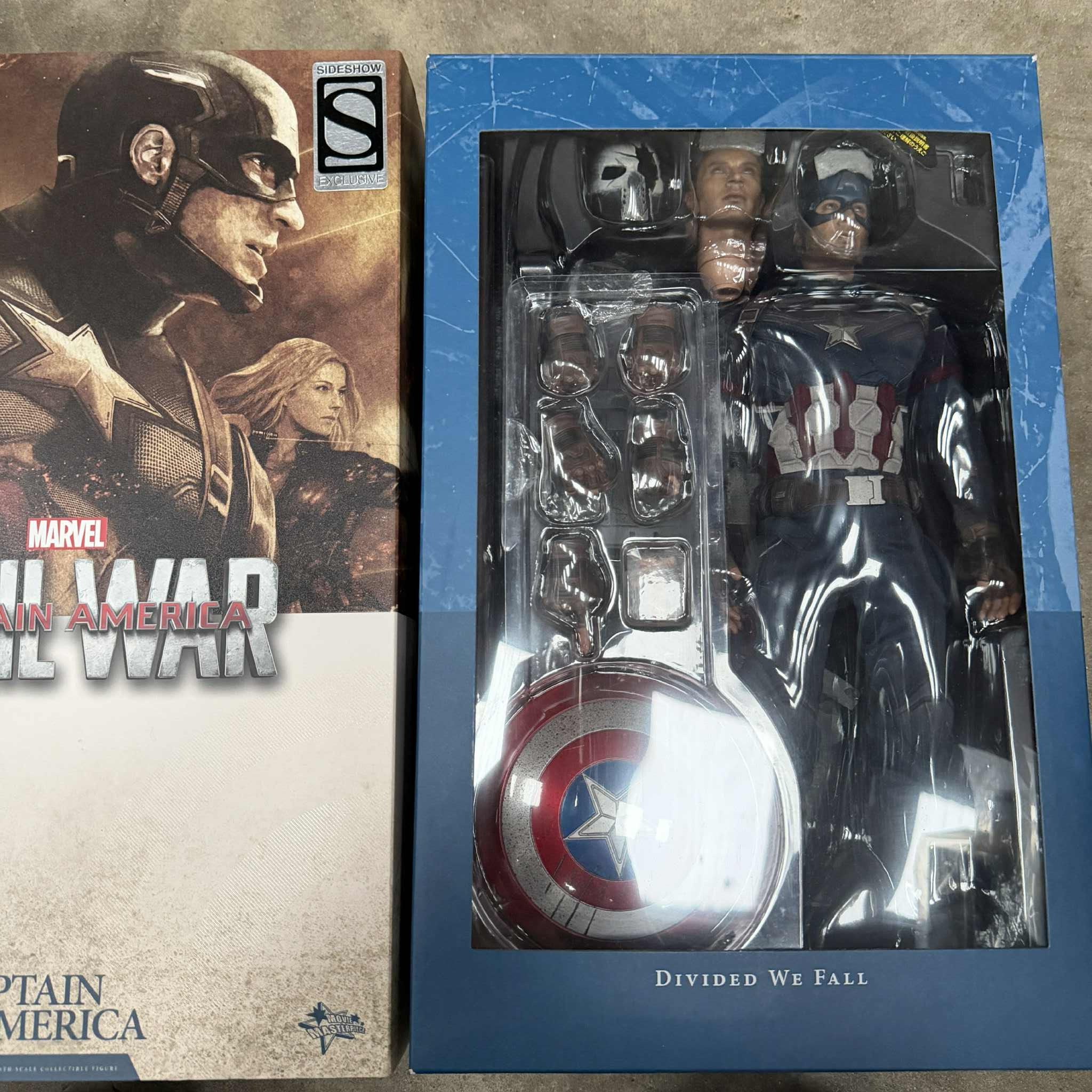 Hot Toys Civil War Captain America Battling Version 1/6 Scale Figure PRE OWNED