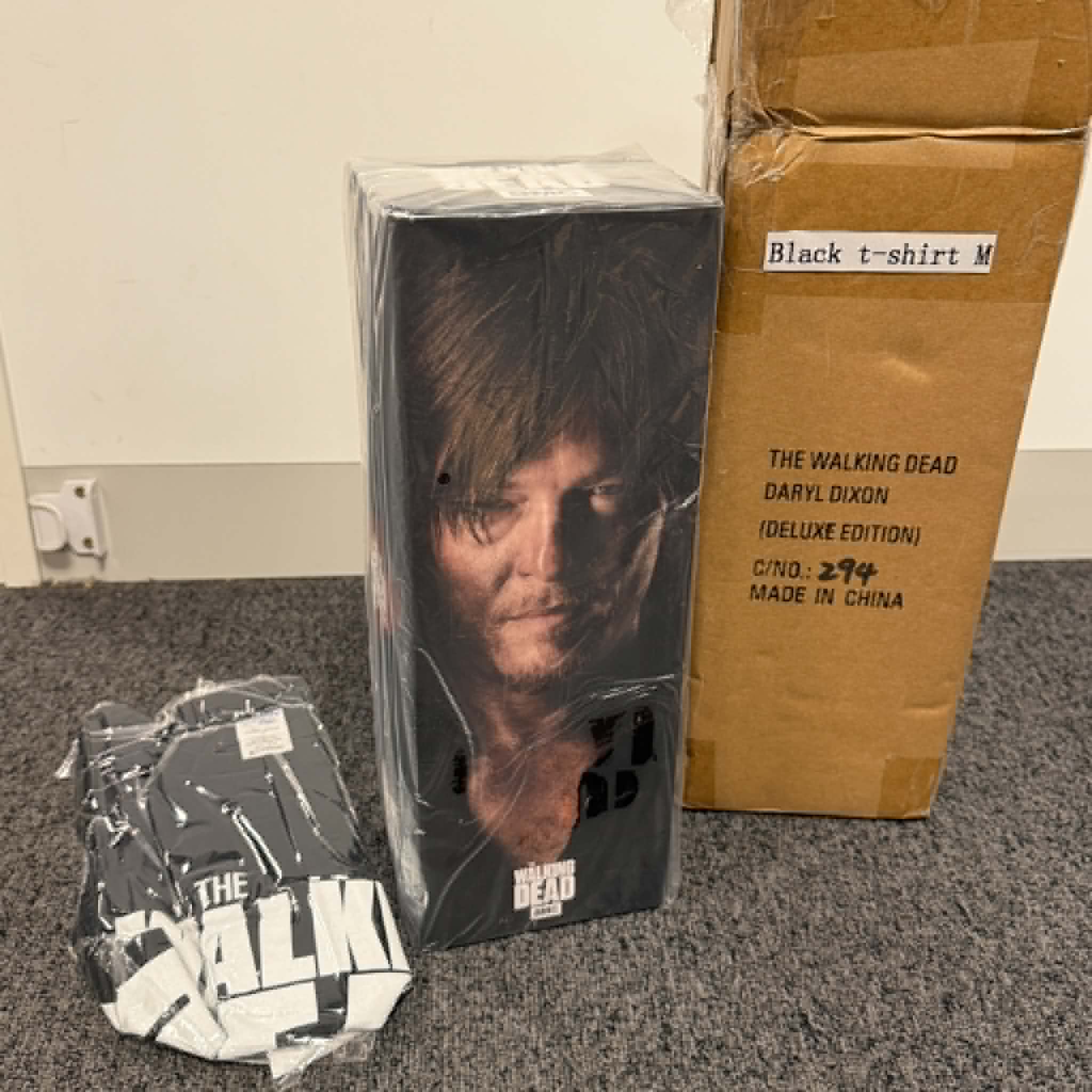 Threezero The Walking Dead Daryl Dixon Limited Edition with T-Shirt (Medium) 1/6 Scale Figure