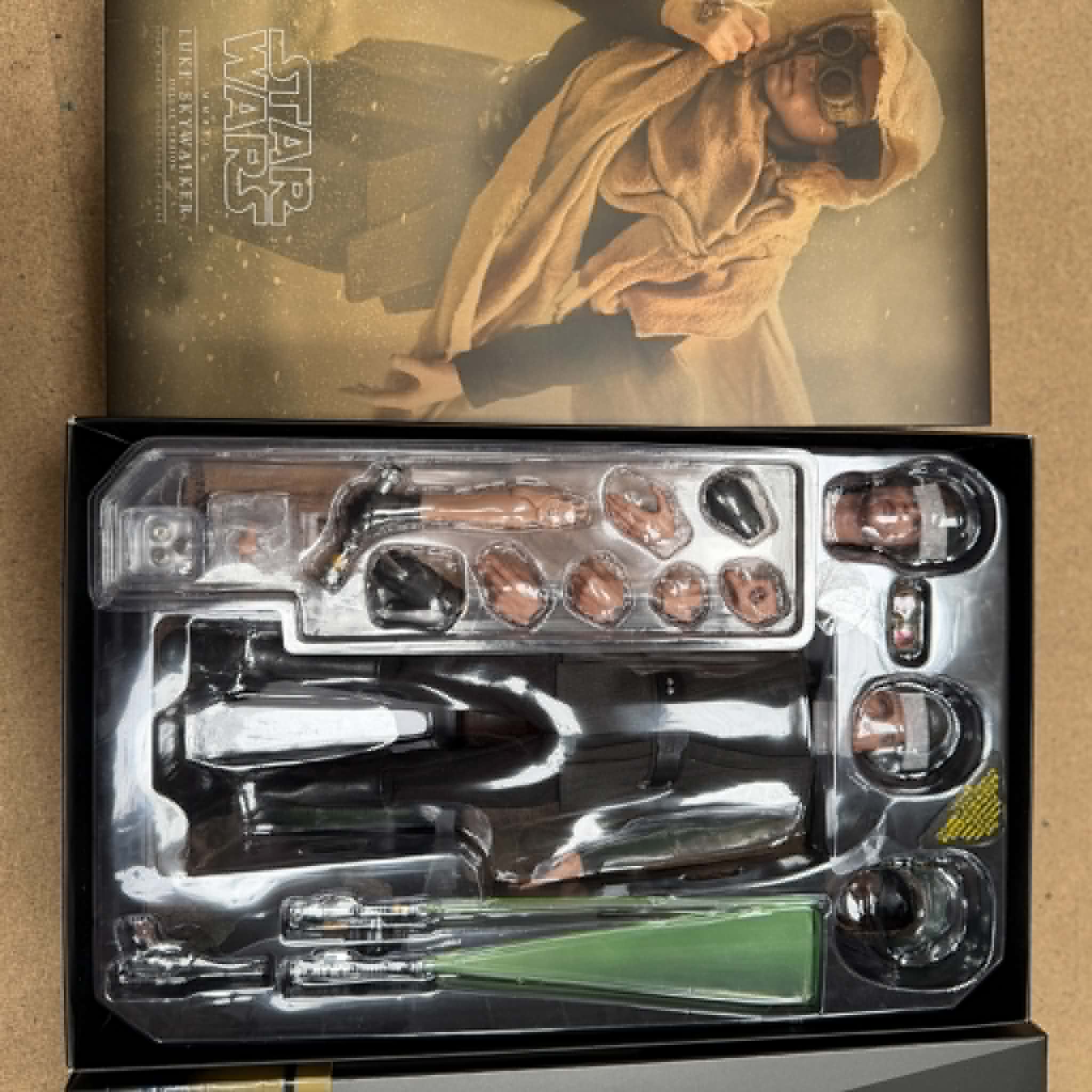 Hot Toys Star Wars Luke Skywalker Deluxe Version 1/6 Scale Figure PRE OWNED