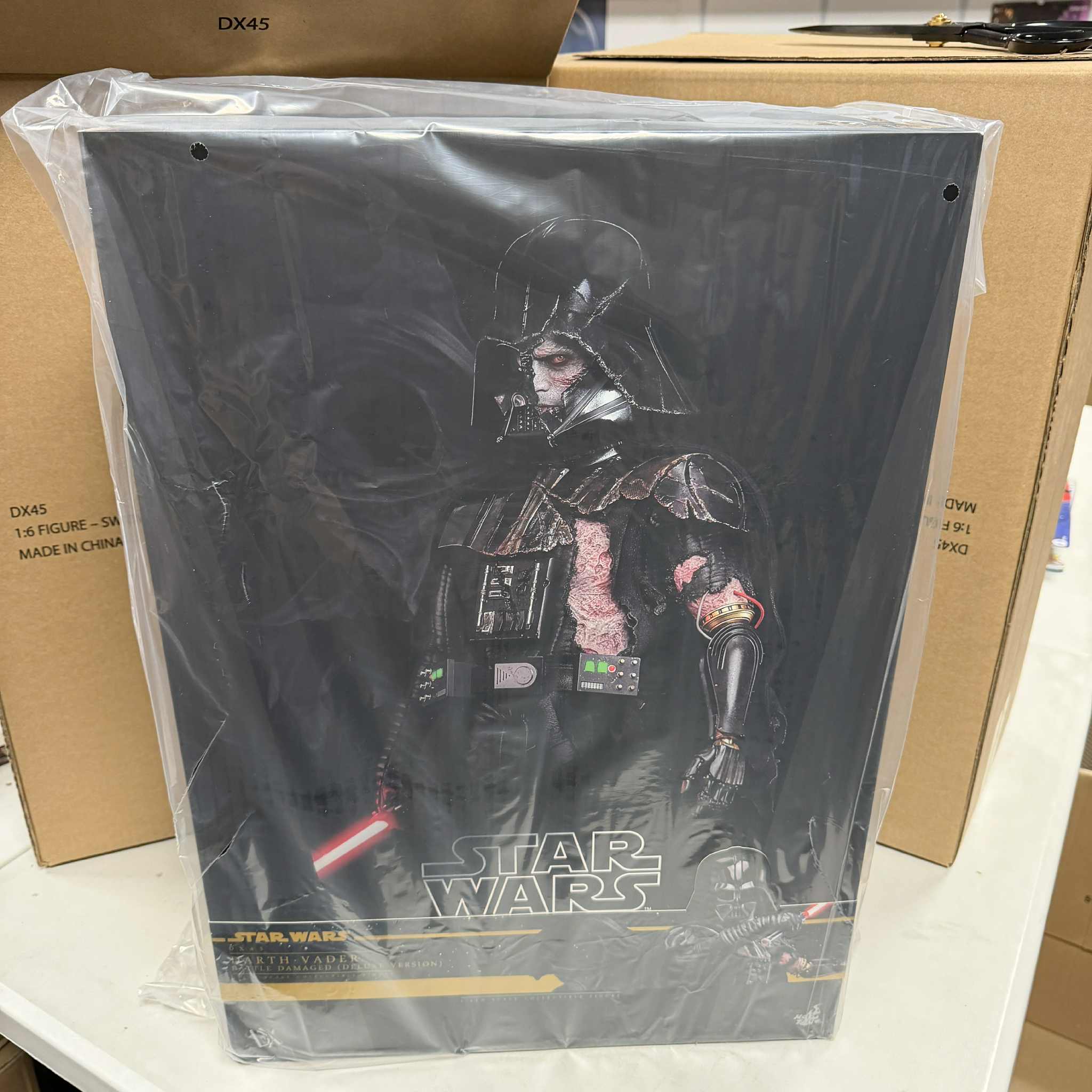 Hot Toys DX45 Star Wars Darth Vader Battle Damaged (Deluxe Version) 1/6 Scale Collectible Figure IMPORT STOCK