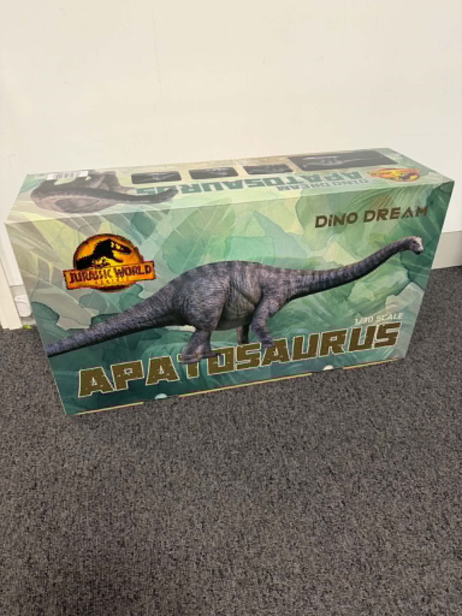 Dino Dream Jurassic World Dominion Apatosaurus 1/30 Scale Resin Model