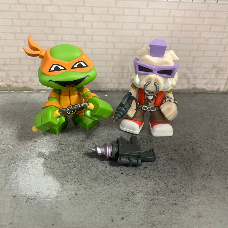 Nickelodeon Teenage Mutant Ninja Turtles / Funko Mystery Mini Figure Michelangelo & Bebop 3" 2014  / TMNT Pre Owned