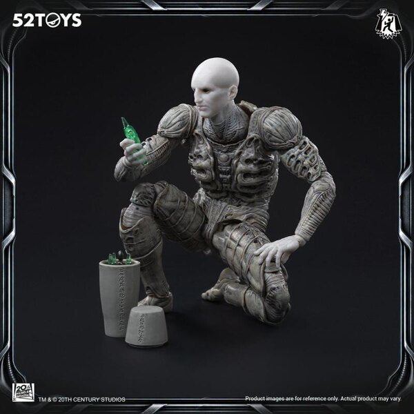 52Toys Prometheus The Engineer 1/12 Scale Action Figure BADLY DAMAGED BOX