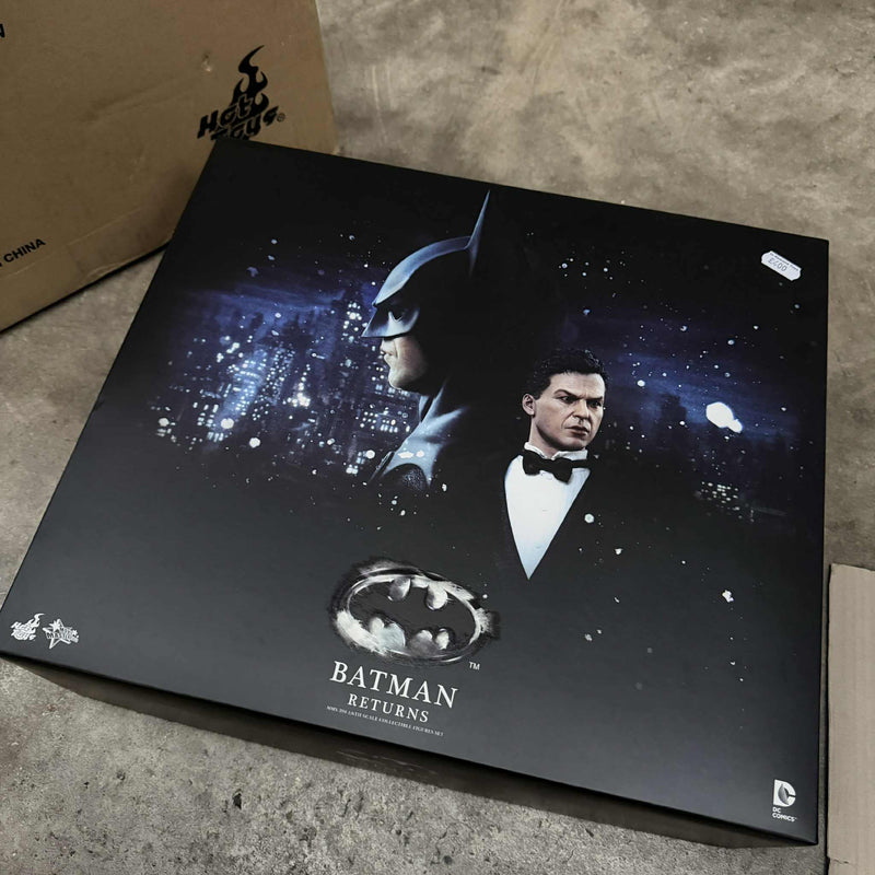 Hot Toys 1989 Batman and Bruce Wayne 2-Pack 1/6 Scale Figure PRE OWNED