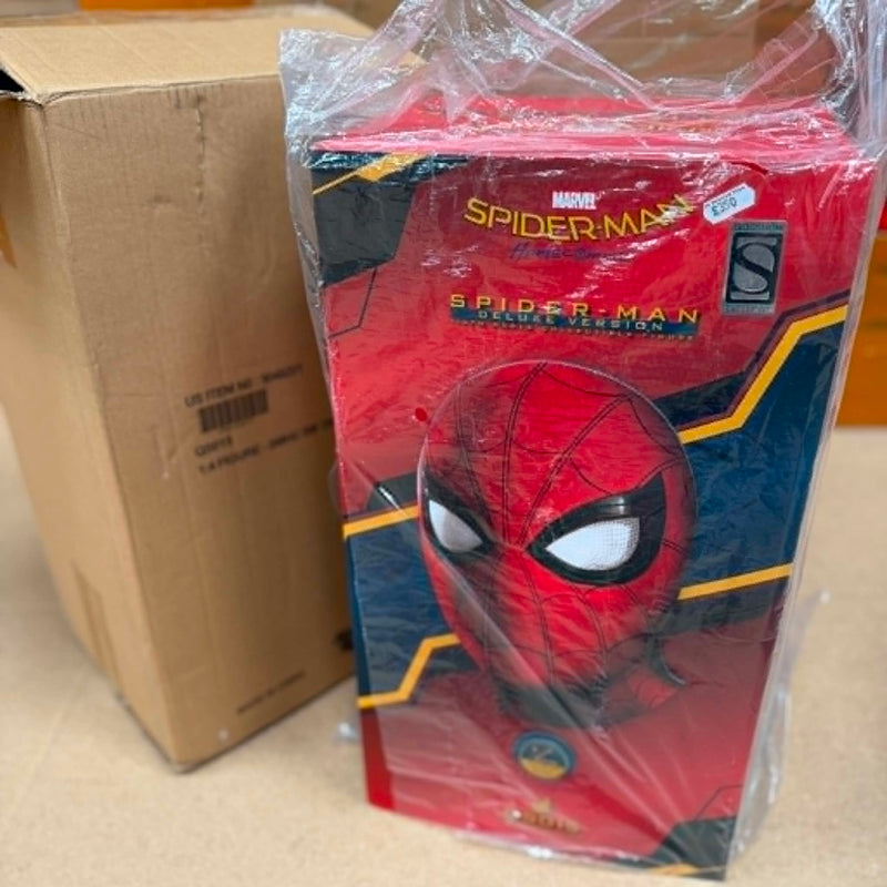 Hot Toys QS015 Spiderman Homecoming Spiderman 1/4 Scale Figure PRE OWNED