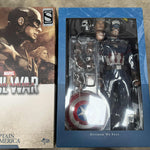 Hot Toys Civil War Captain America Battling Version 1/6 Scale Figure PRE OWNED