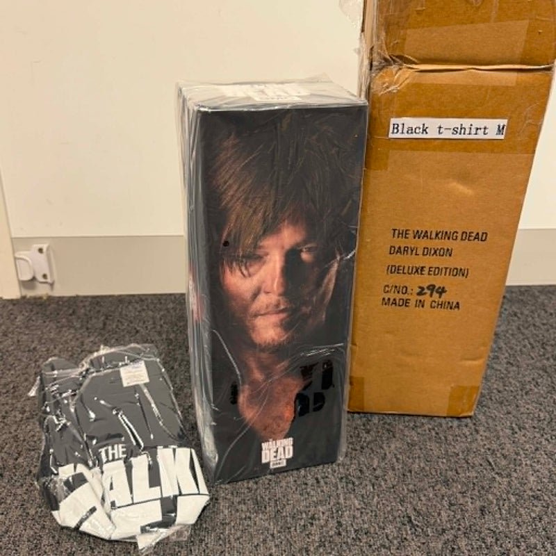 Threezero The Walking Dead Daryl Dixon Limited Edition with T-Shirt (Medium) 1/6 Scale Figure